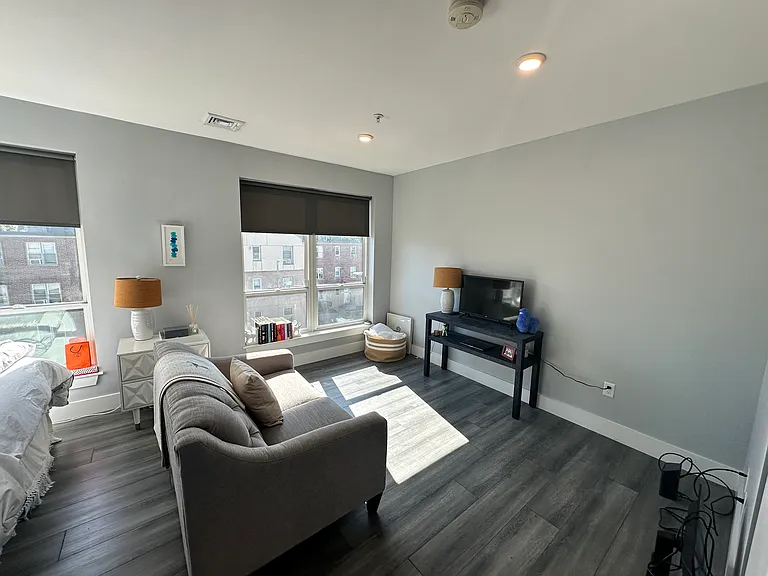 55-57 W 5th St #302 — Photo 7