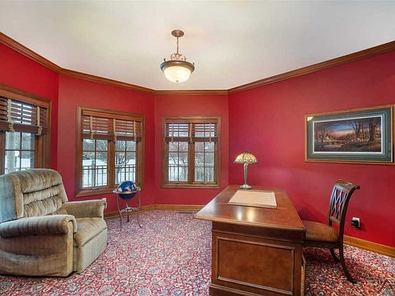 4th image of 2416 W Carriage Ct