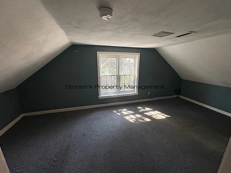 31 Queen St — Photo 3
