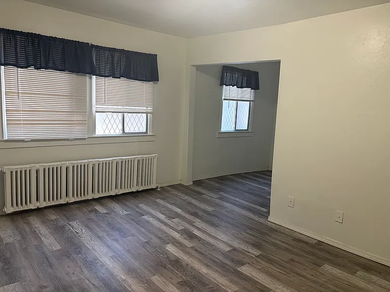 1717 Main St #12 — Photo 4