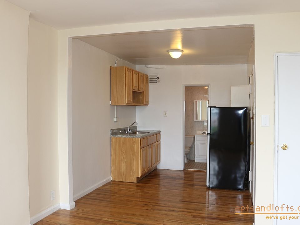 2nd image of 131 Columbia St APT 2C