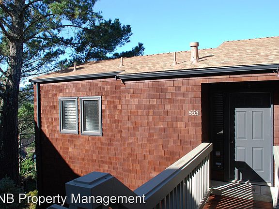2nd image of 555 Headlands Ct
