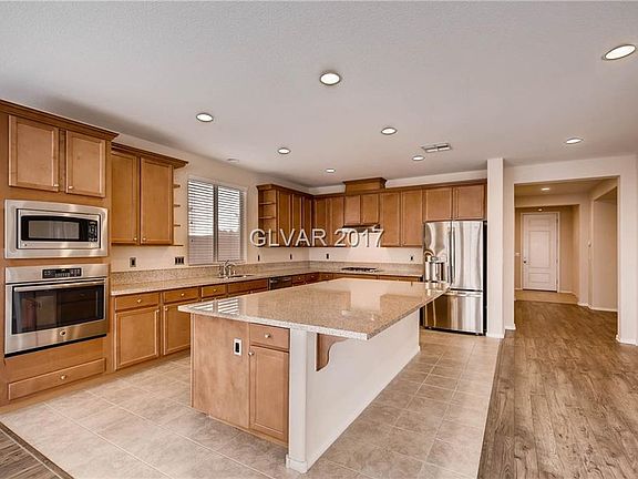 5th image of 6613 Fort William St