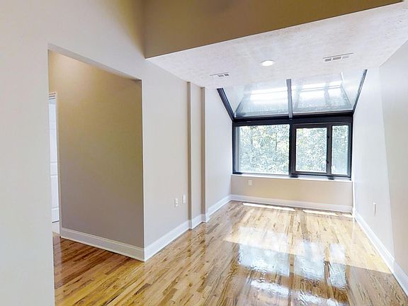 4th image of 33 N Grant Ave