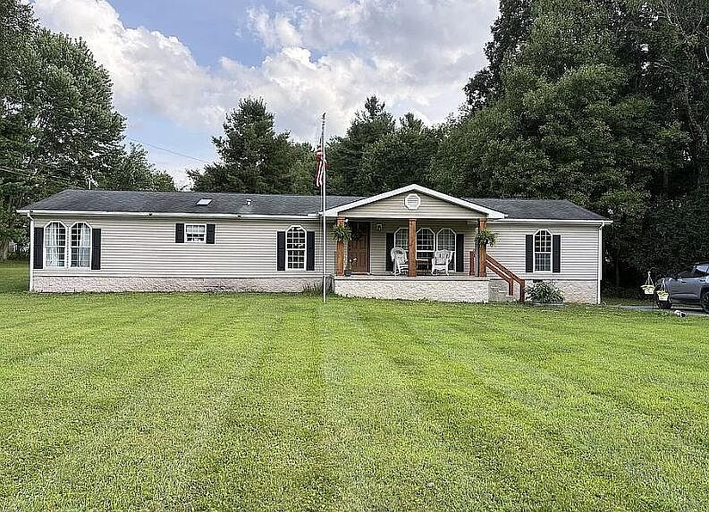 1st image of 283 Mount Breeze Dr