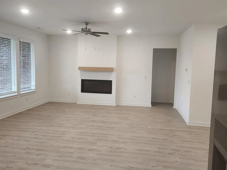 4008 Aryana Ave — Photo 3
