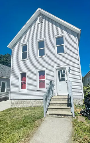 821 Oak St Photo 1