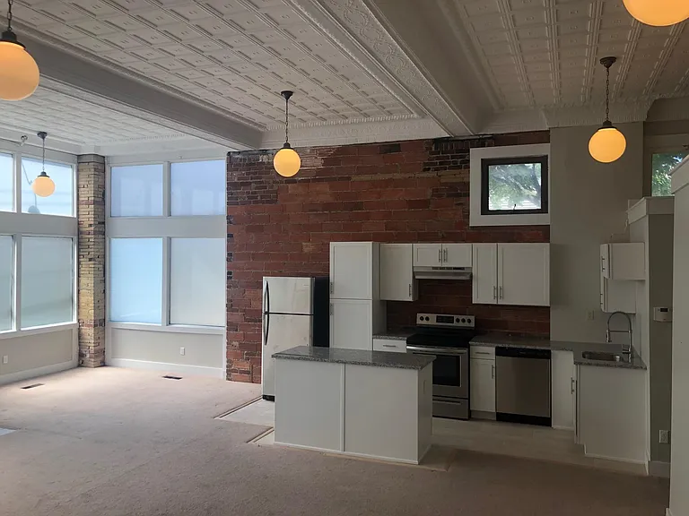 364 W 1st Ave — Photo 9