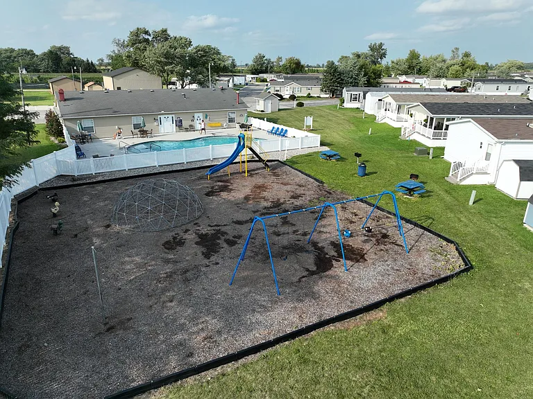 Perrysburg Estates — Photo 16
