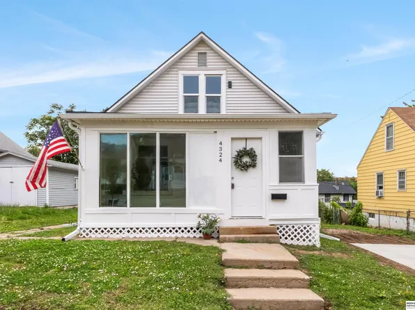 4324 Binney St, Omaha, NE 68111