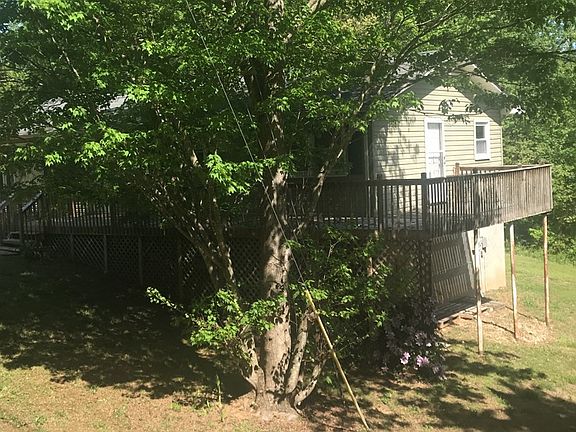 4th image of 176 Eastend Dr