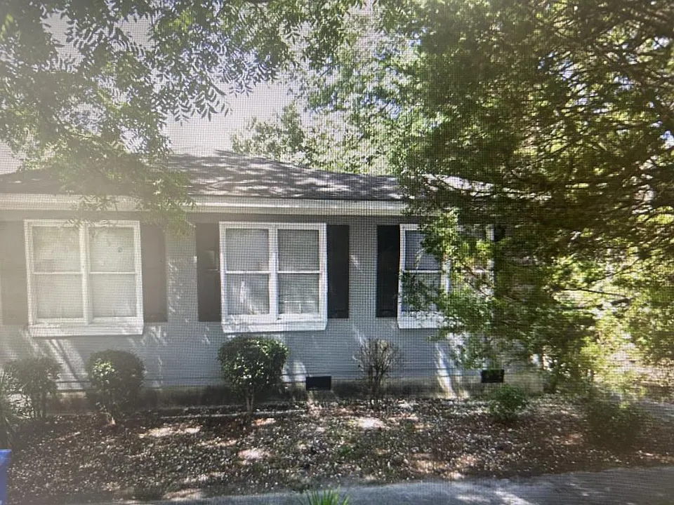 109 Oak St
