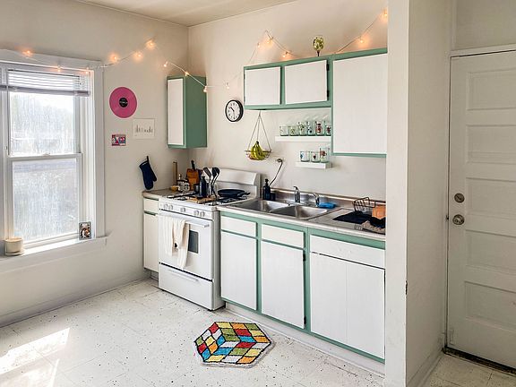 5th image of 1825 W Foster Ave #1833F-3