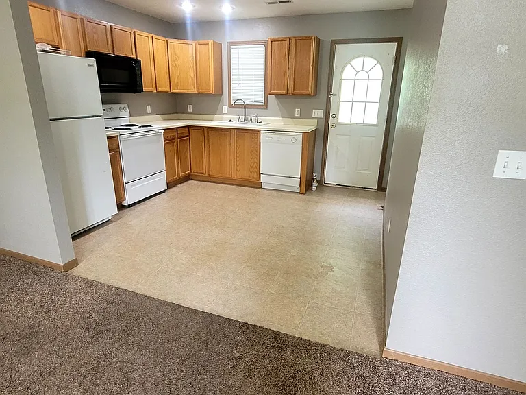 1901 Jamesport St #AL — Photo 2