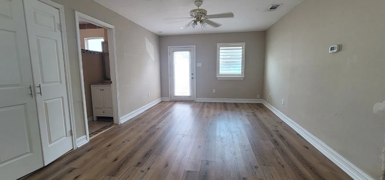 1 bed, 400 sqft, $950 — Photo 2