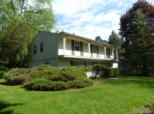 3055 Foxcroft Rd, Ann Arbor, MI 48104