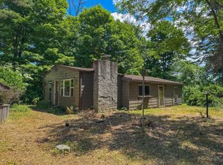 332 Batchelor St, Granby, MA 01033