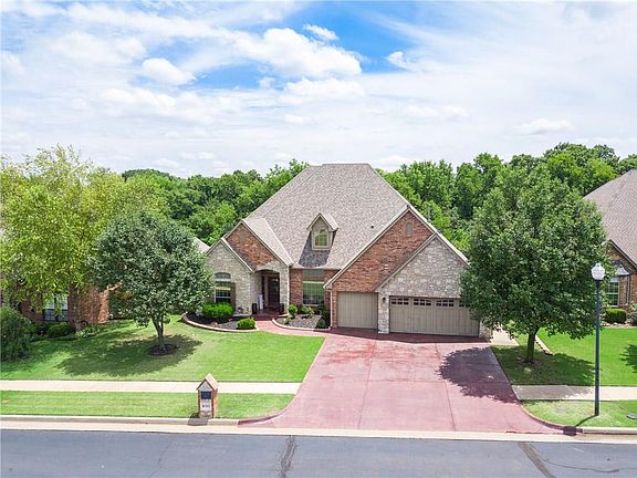 2nd image of 16300 Winding Park Dr