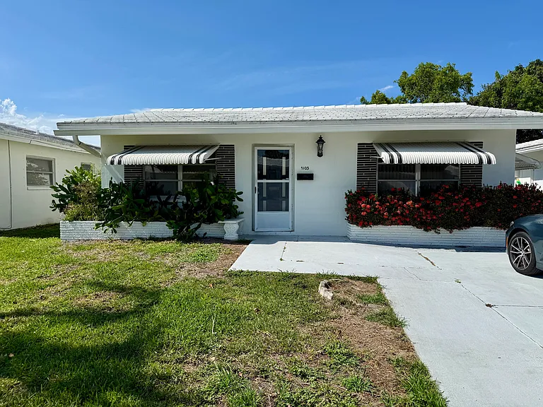 7105 NW 70th Ct — Photo 8