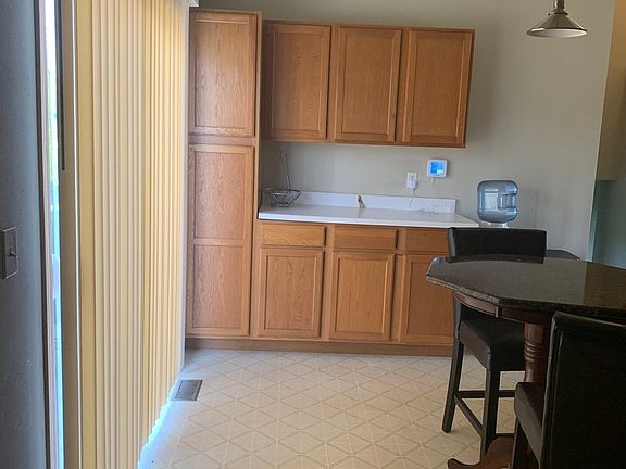 4th image of 7284 Thomas Dr