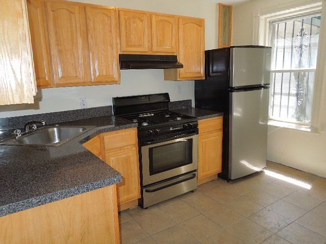 1st image of 680 Sterling Pl