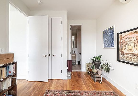 3rd image of 871 Bergen St #2F