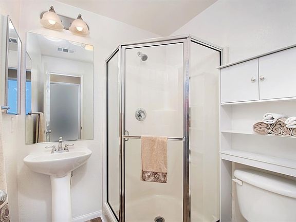 1 of 3 full bathrooms