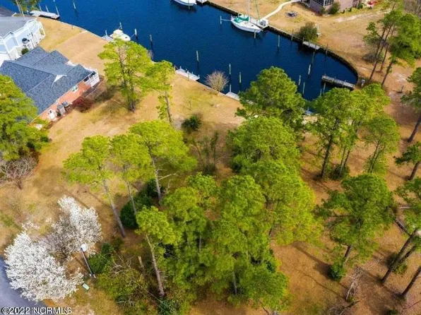 902 Salt Cay Ct, New Bern, NC 28560