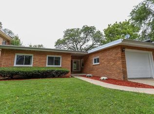 9028 Bennett Ave, Evanston, IL 60203
