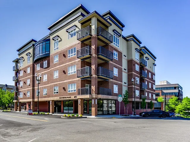 Dollie Building