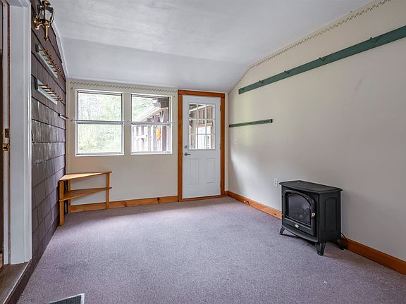 4th image of 54 Towle Road