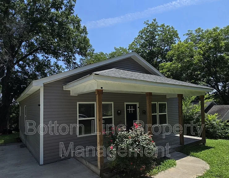 51 Hawthorne St SW — Photo 3