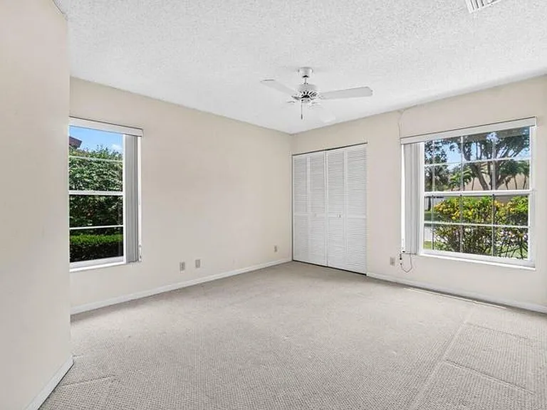 10001 Country Brook Rd — Photo 12