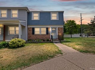 24429 Olde Orchard St, Novi, MI 48375