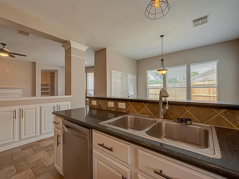 7214 Glenwick Ct — Photo 17