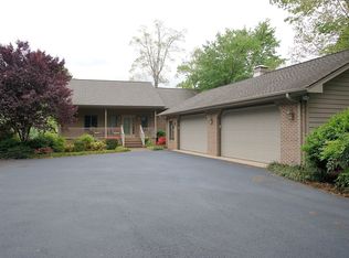 61 Windtree Pointe Dr, Moneta, VA 24121