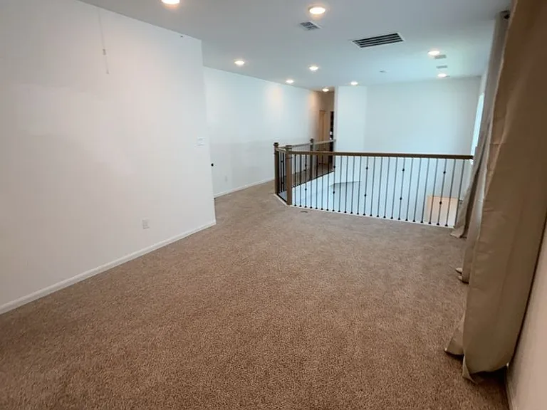 1542 Park Path Dr — Photo 6