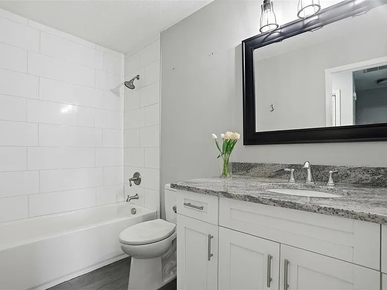 727 N Himes Ave — Photo 34