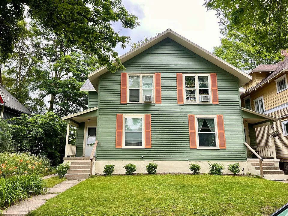 214 Warren Ave SE
