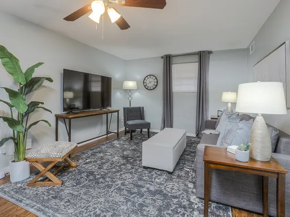 8325 Lowell Ave #4, Overland Park, KS 66212