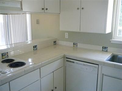3rd image of 2524 Leslie Ln
