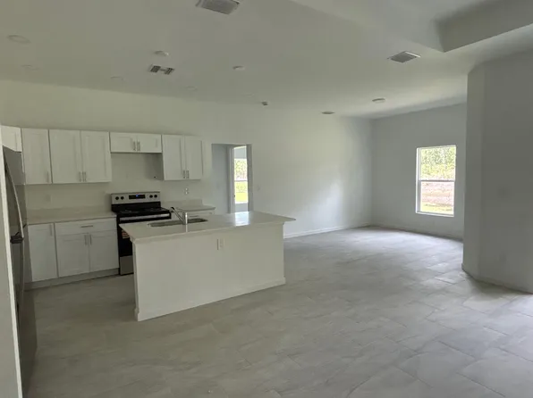 1139 Rahway St E, Lehigh Acres, FL 33974