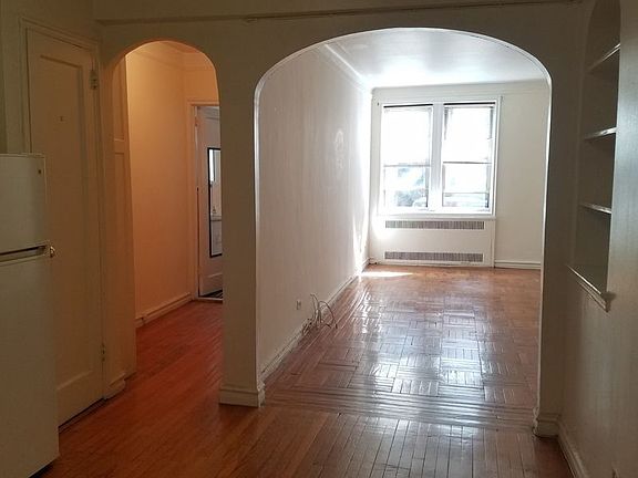 5th image of 4130 46th St APT 1K