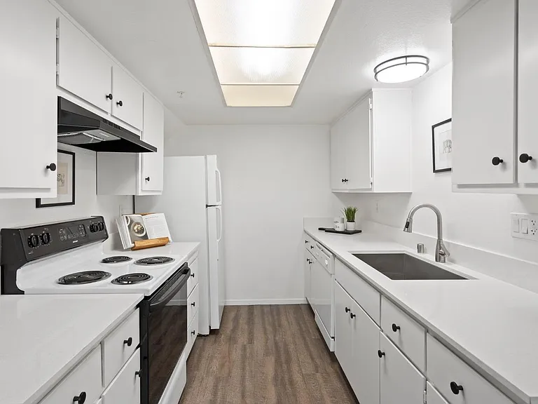 1311 Drake Dr #7 — Photo 5