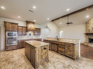 117 Deer Grove Trl, Azle, TX 76020