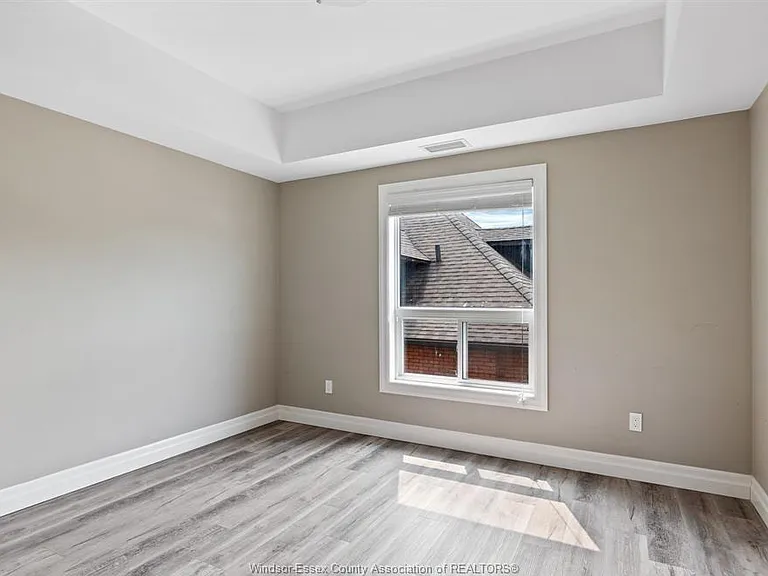 955 Ouellette Ave #205 — Photo 12
