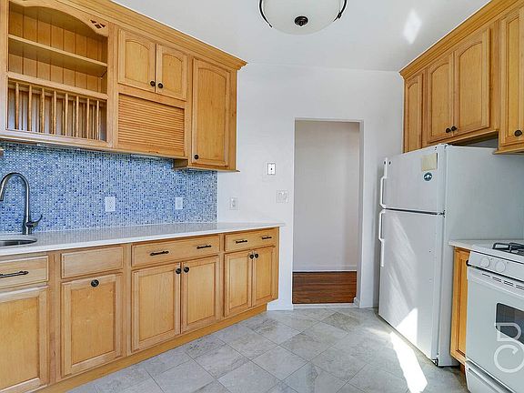 3rd image of 7111 Yellowstone Blvd APT 5J