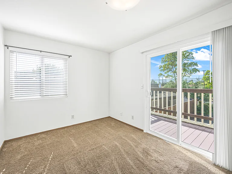 1609 B St #1 — Photo 8