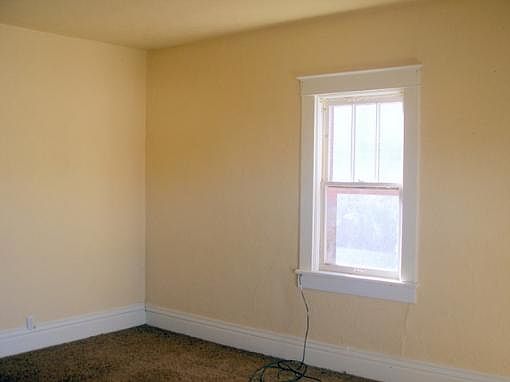 2nd image of 705 W 8th St
