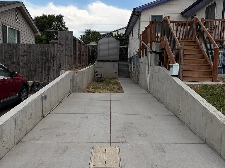 W Dakota Ave — Photo 24
